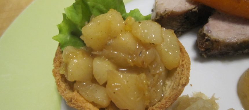 Birnen Chutney in Toastbrotkörbchen