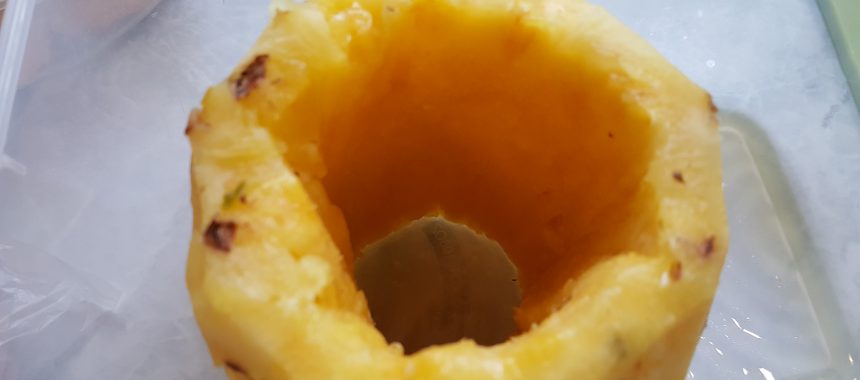 Gefüllte Ananas