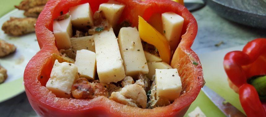 Gefüllter roter Paprika