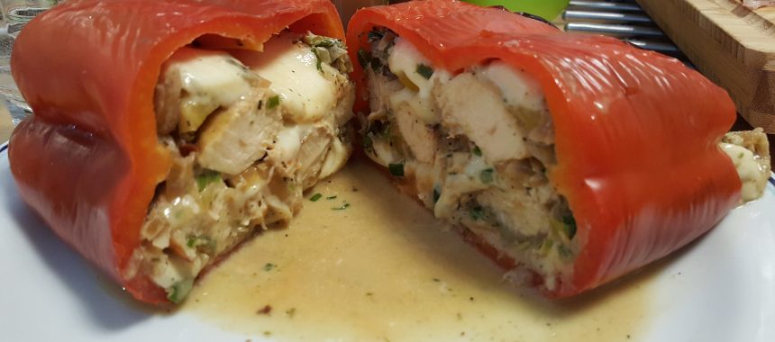 Gefüllter roter Paprika