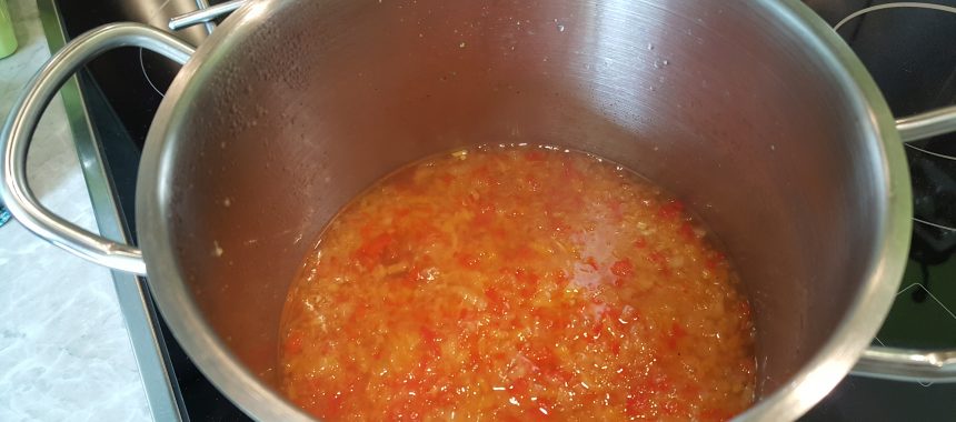 Sweet Mango-Chili Sauce